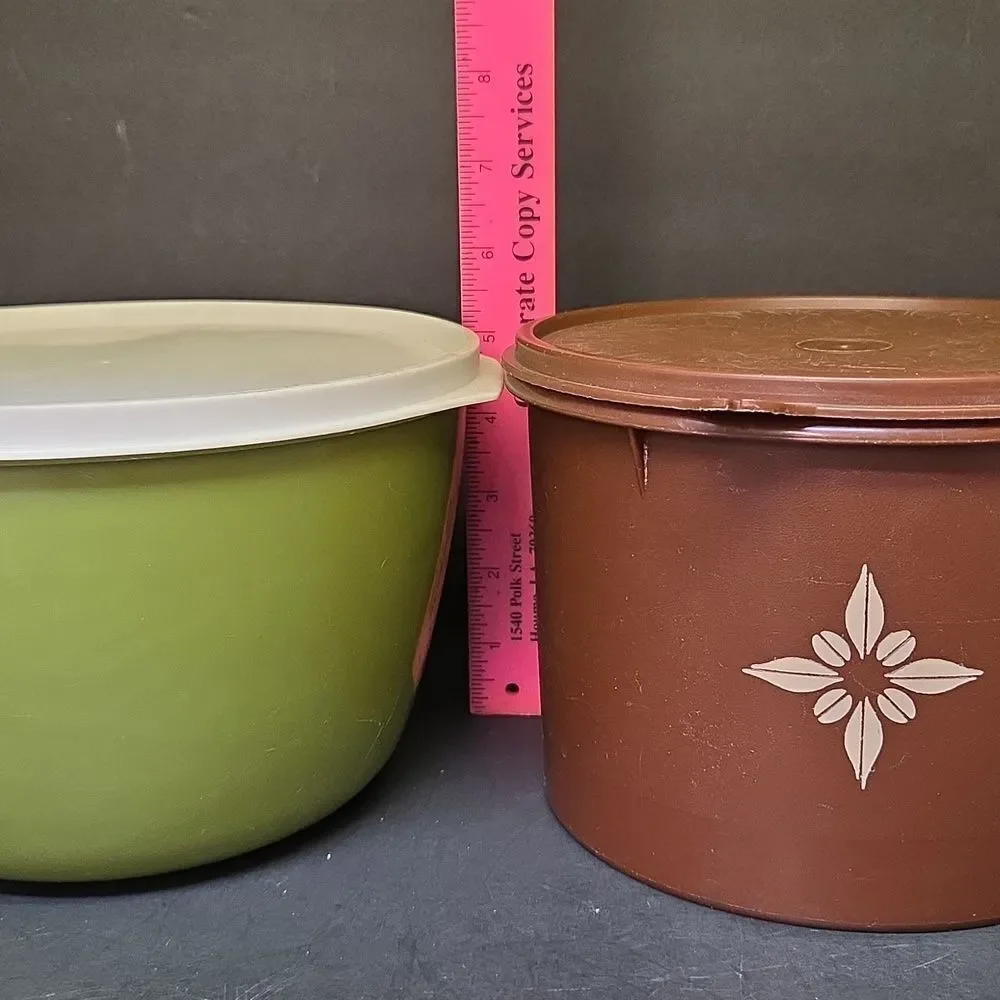 Rubbermaid Green 12-Cup Container And A ‎ Tupperware Brown Canister